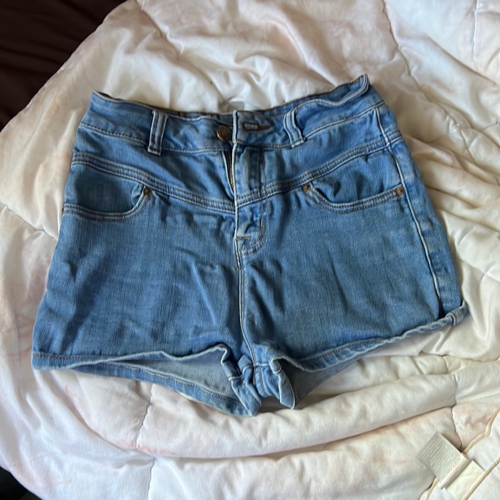 BDG urban outfitters jean shorts size 26